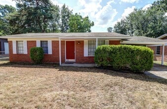 Building Photo - 711 Hillview St