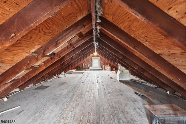 Building Photo - 102 Highland Ave