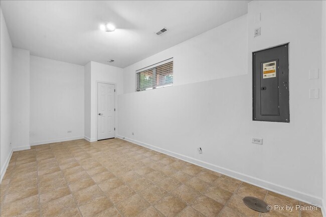 Building Photo - 1128 Bartholdi Ct