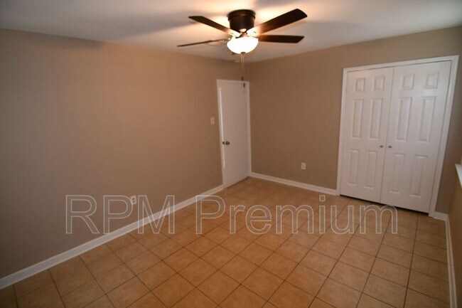 Building Photo - 11965 Troy St