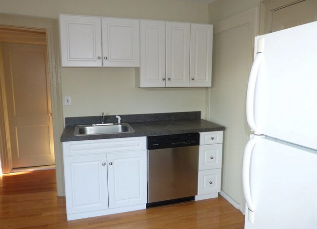 Building Photo - Mansfield Heights | 317-319 Mansfield St.