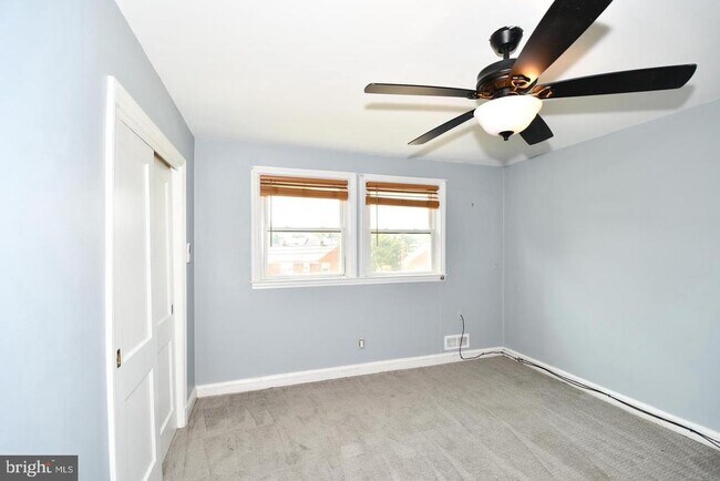 Building Photo - 1410 N Forest Park Ave