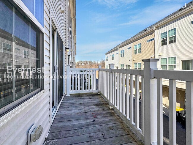 Building Photo - 7113 Rowlock Aly