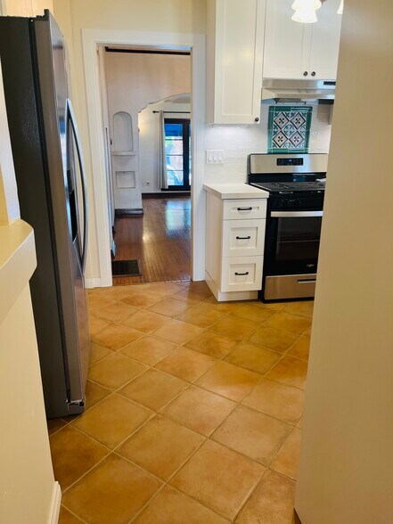 Building Photo - 1040 Prospect Ave