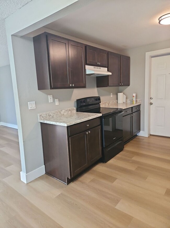 Building Photo - 2bed/1bath unit on S 95th