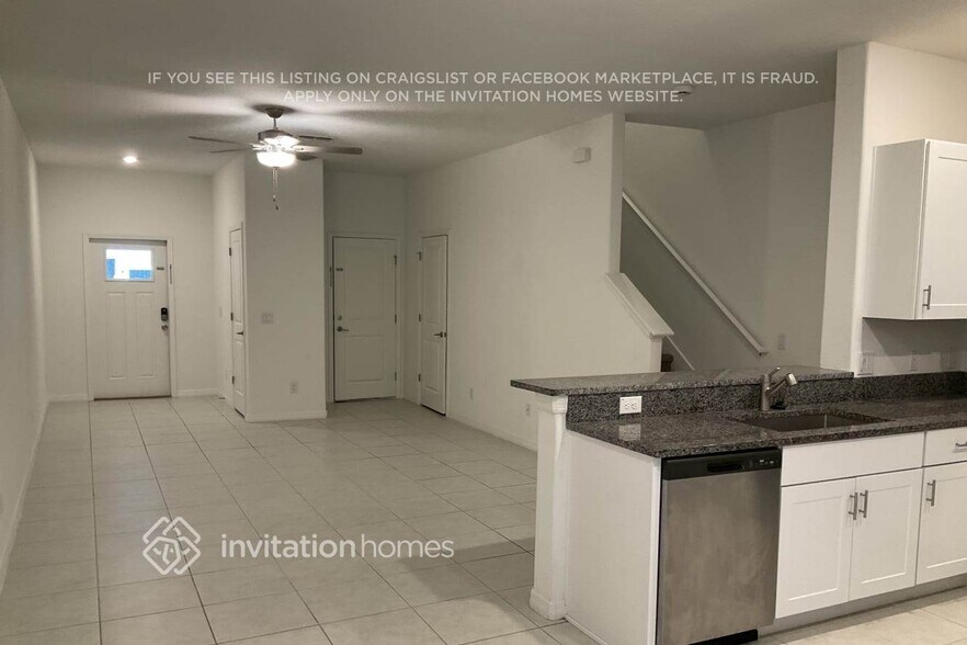 Building Photo - 8286 Crescent Oaks Dr