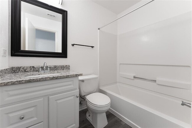 Building Photo - 315 Bello Dr
