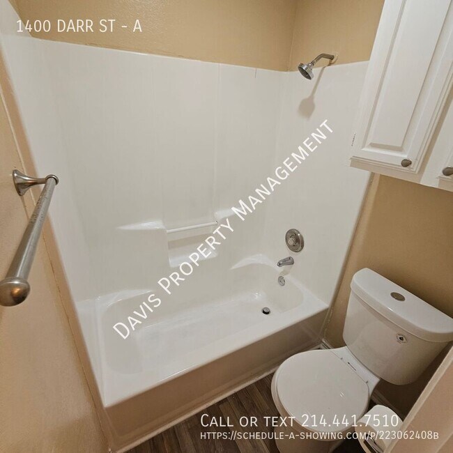 Building Photo - 1400 Darr St