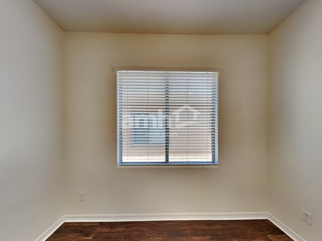Building Photo - 14584 W Maui Ln