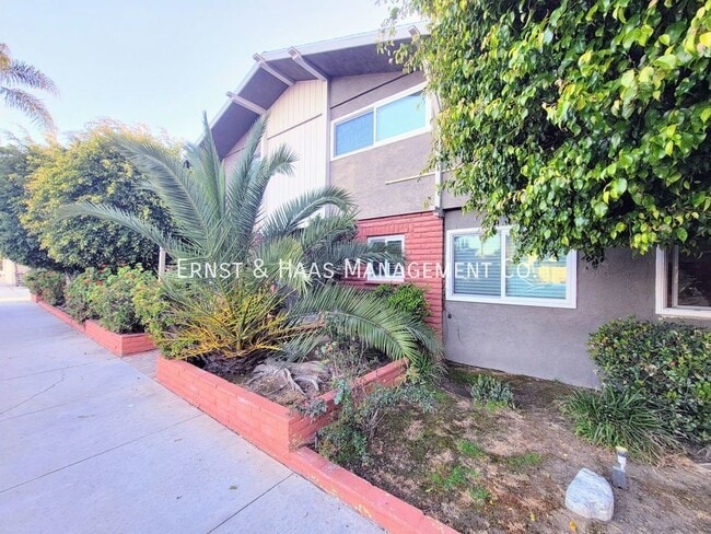 Building Photo - 725 Coronado Ave
