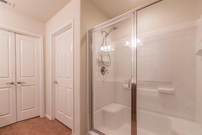 Building Photo - 7414 Birmingham Forest Dr