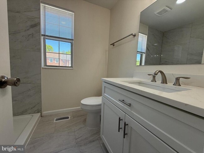 Building Photo - 4 Bright Star Ct