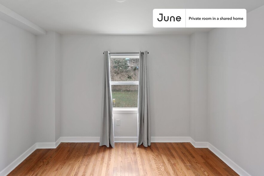 Building Photo - Room in Shared 2 bed/1 bath home