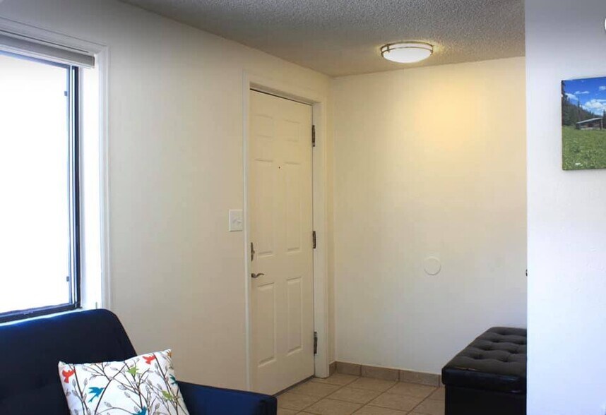 View of foyer/front door - 1228 Maple Street