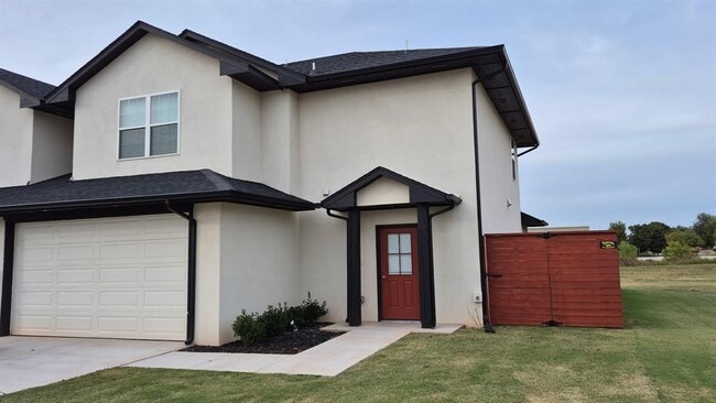 Building Photo - 609 Abadan Dr