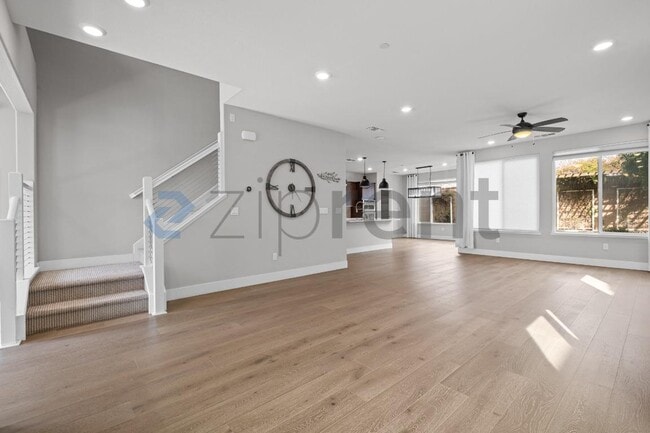 Building Photo - 285 Bear Creek Dr