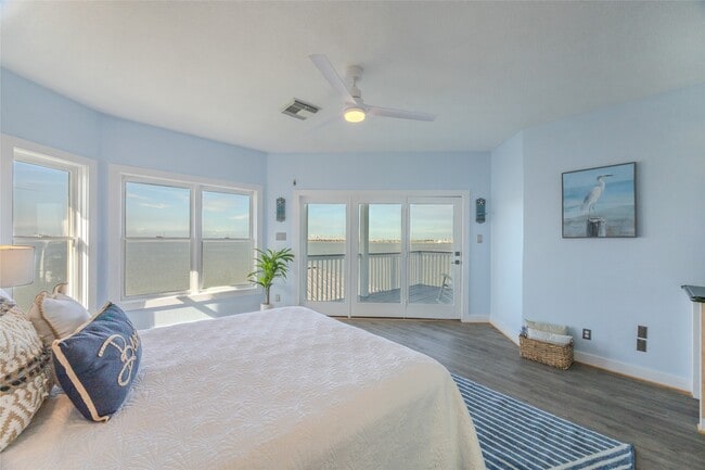 Building Photo - 1322 Outrigger St
