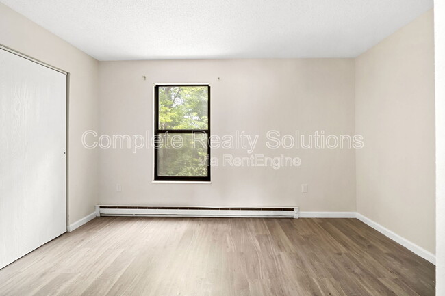 Building Photo - 790 Country Aire Ct