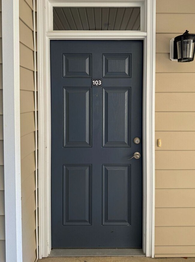 Building Photo - Charming 3 Bed 2 Bath Condo in Fayetteville