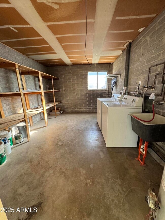 Building Photo - 2309 N 81st Way