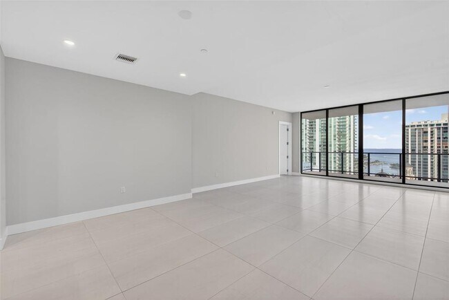 Building Photo - 275 1st Ave S