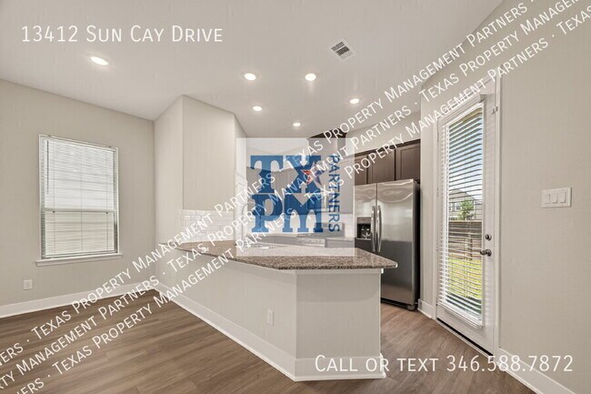 Building Photo - 13412 Sun Cay Drive