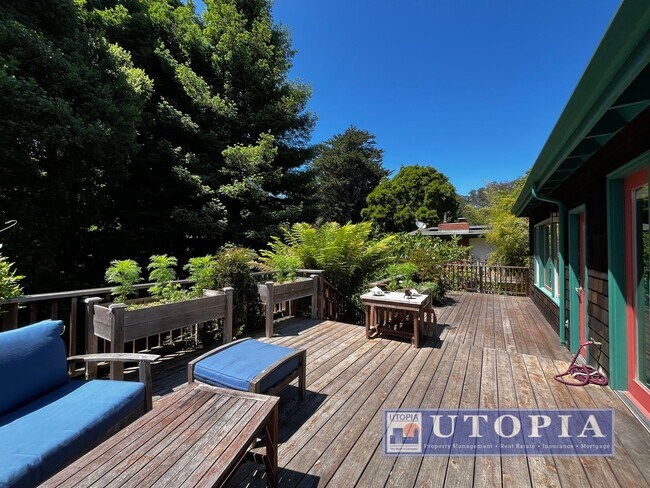 Building Photo - Beautiful, custom finished home in Aptos, ...