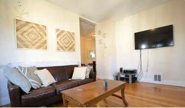 Building Photo - Modern 4-Bed, 2-Bath Near BU — Newly Renov...