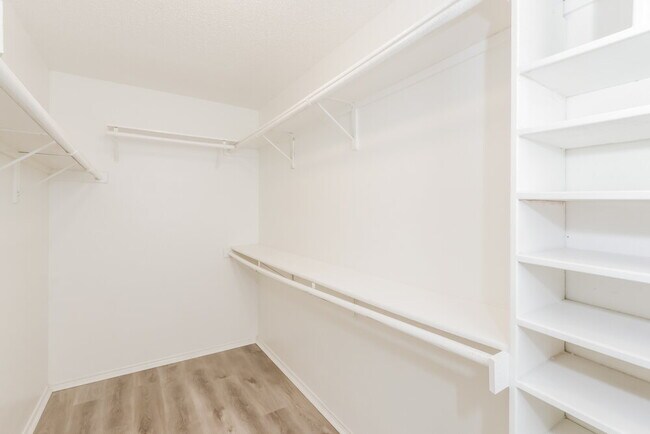 Building Photo - 1002 Aries Ct
