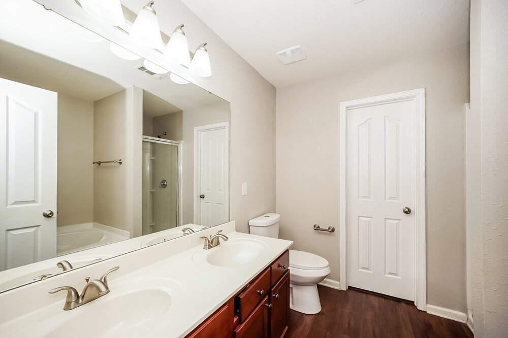 Building Photo - 1418 River Run Rd