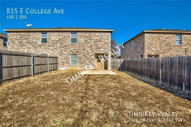 Building Photo - 815 E College Ave