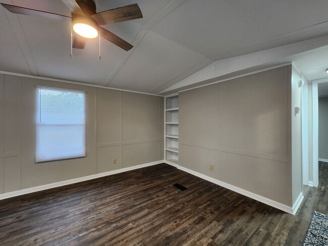 Building Photo - 110 Poston Dr