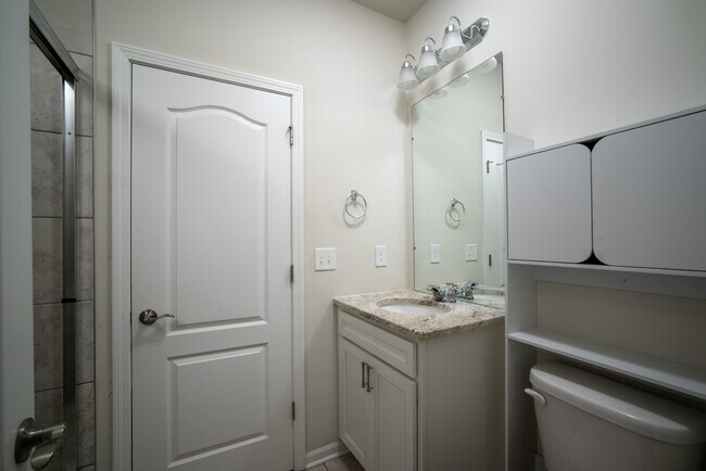Building Photo - 2825 Dillon Dr