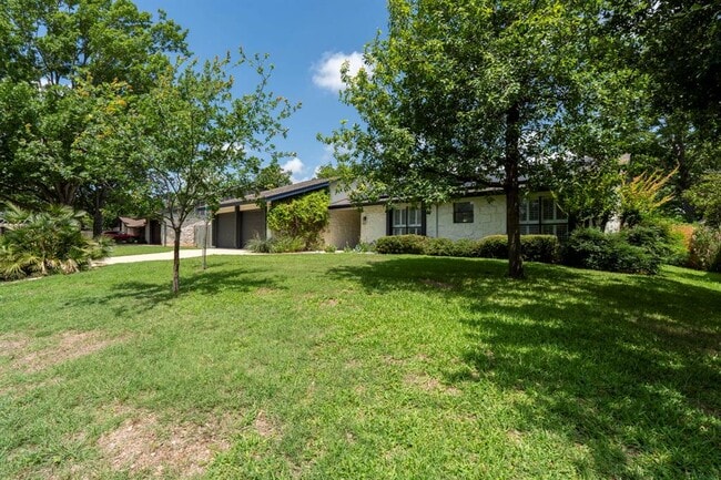 Building Photo - 2404 Coral Ridge Cir