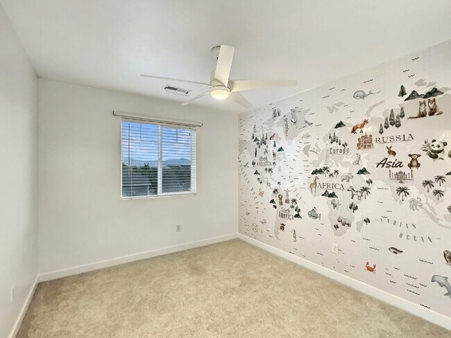Building Photo - Beautiful Townhouse in Draper - 3 BD 2.5 BA 2 GA - 2250 Square Feet