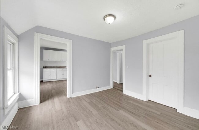 Building Photo - 2056 W 95th St