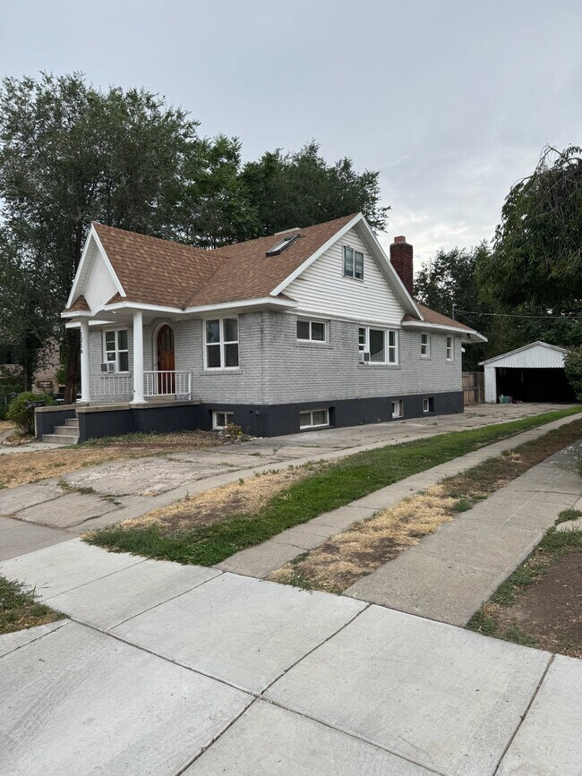 Building Photo - 1216 S 1100 E