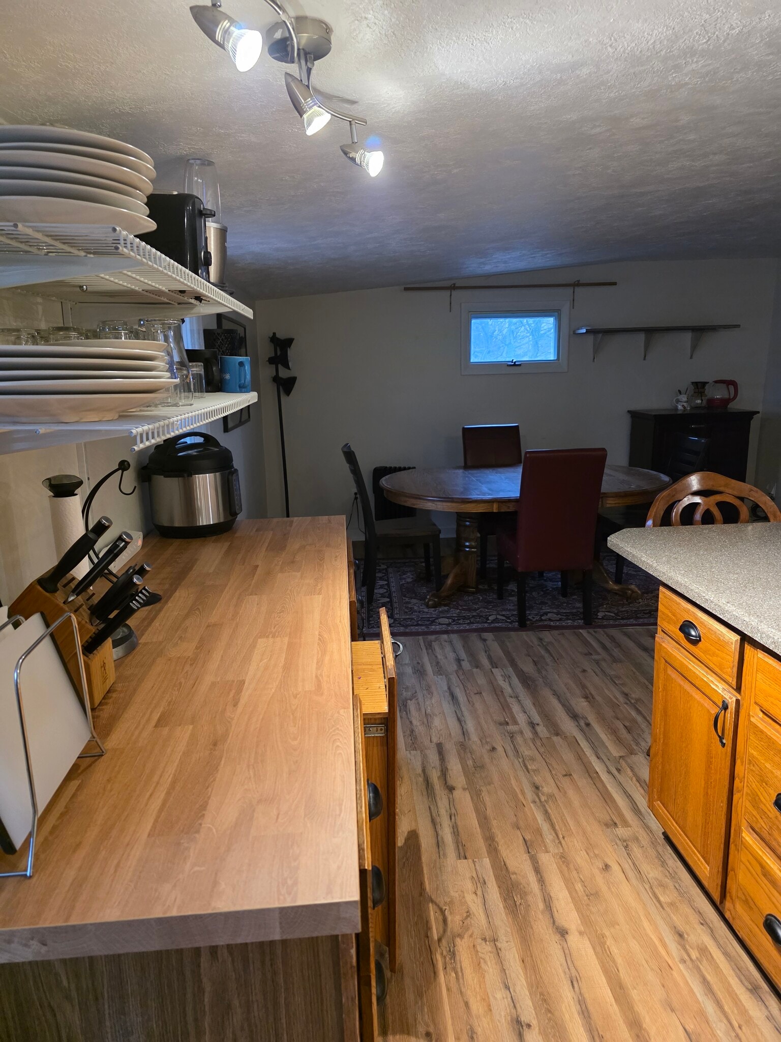 Building Photo - 6990 W Lake Rd