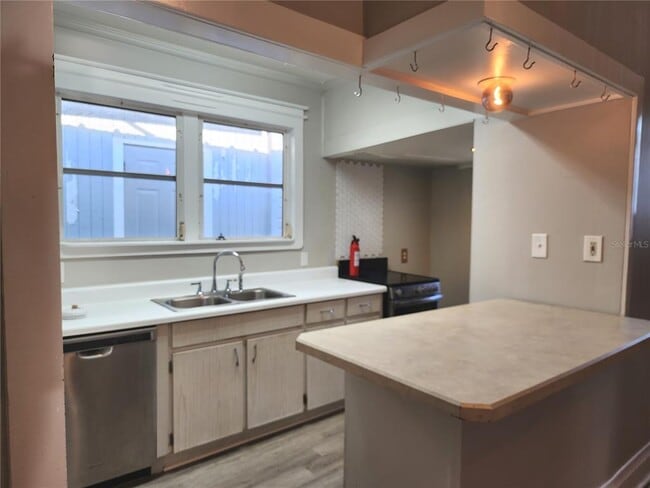 Building Photo - 8211 N 10th St