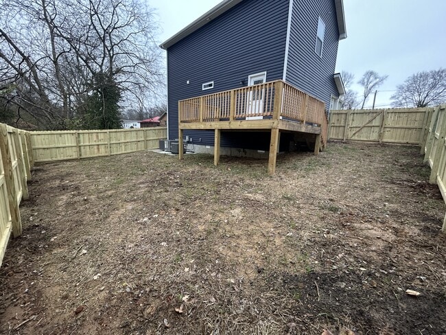 Building Photo - 1217 Dodd St