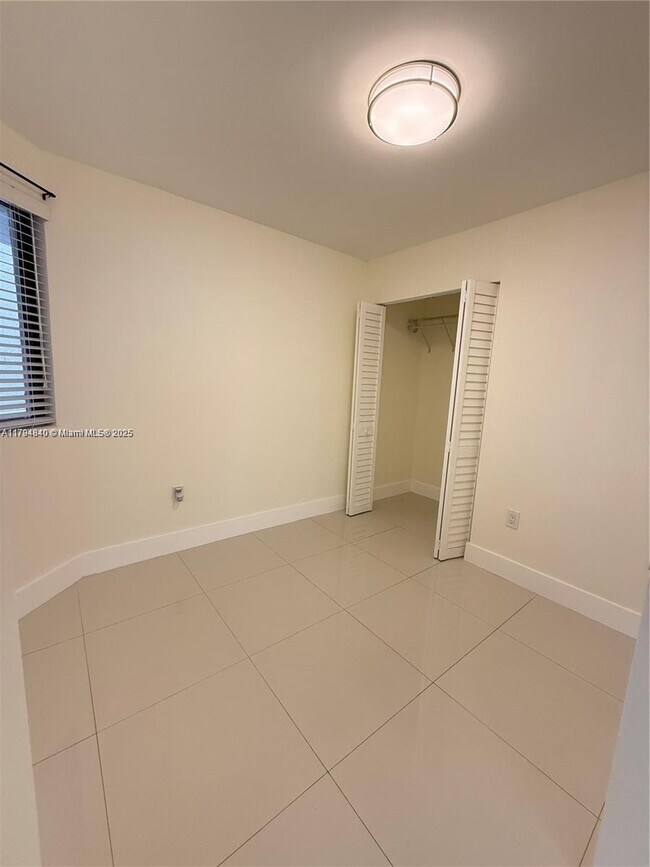 Building Photo - 8205 SW 152nd Ave