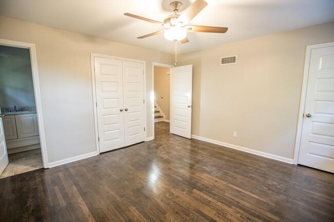 Building Photo - 128 Seneca Ln