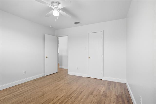 Building Photo - 529 Roundrock Ln