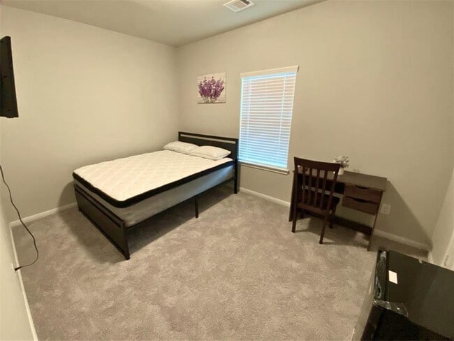 Building Photo - 6939 Escondido Dr