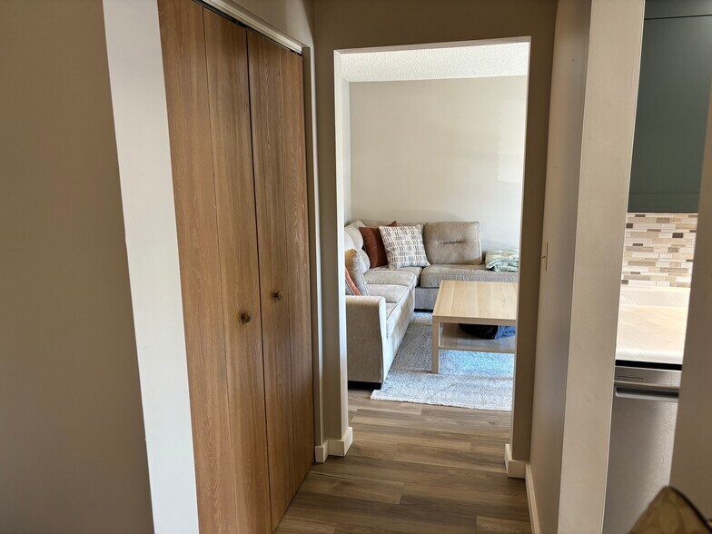 Building Photo - 2360 Wapakoneta Ave