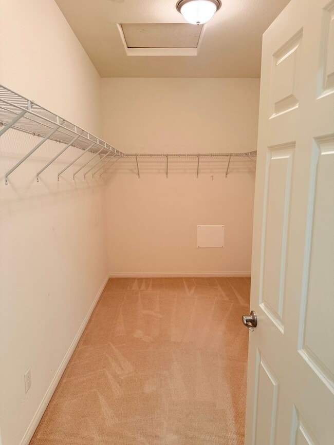 Building Photo - Single Story 4 Bedroom Solar home for rent