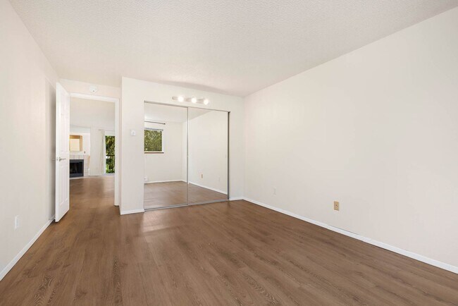 Building Photo - 2020 Grant Ave S