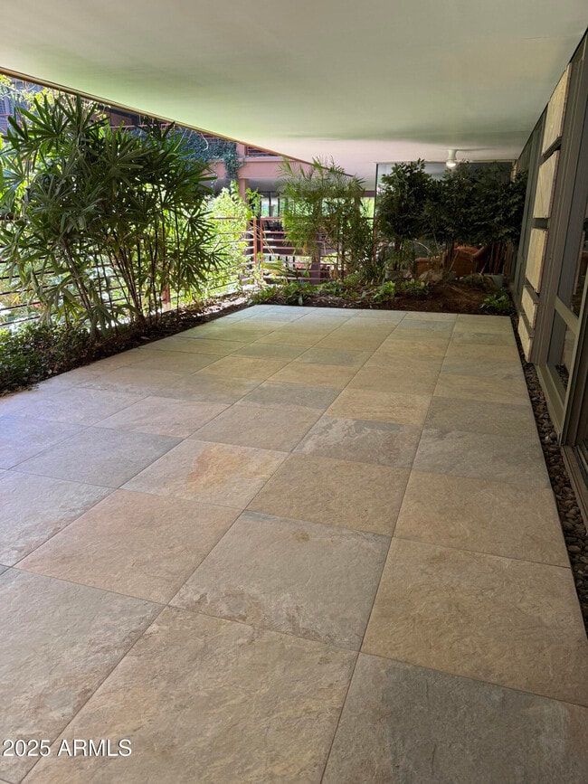 Building Photo - 7117 E Rancho Vista Dr