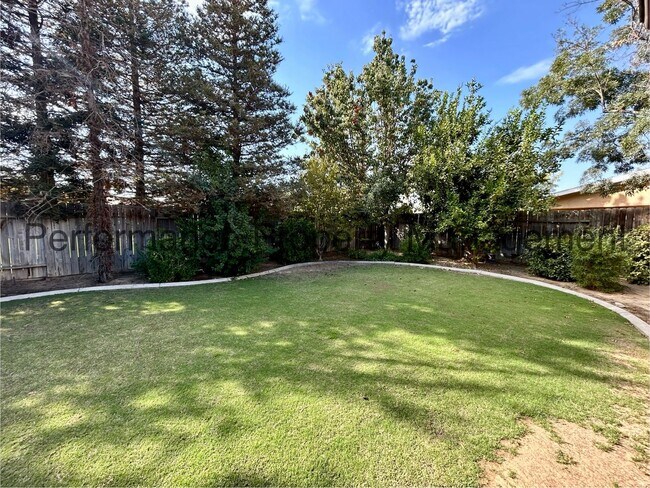 Building Photo - 7011 Crossroads Dr