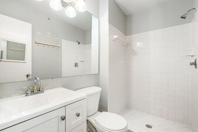Building Photo - 10701 Houck Dr